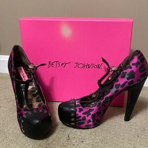 Betsey Johnson Black and Pink Leopard platform Heels